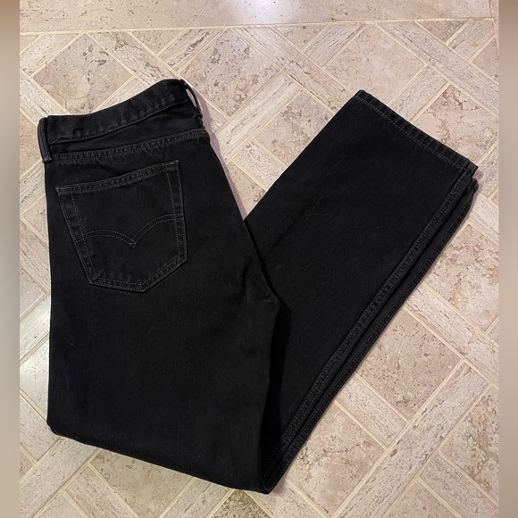 Black Levi’s 505 Straight Leg Jeans 35 x 30
*HEMMED - Picture 1 of 13